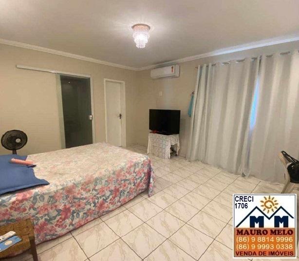 Casa à venda com 4 quartos, 340m² - Foto 14