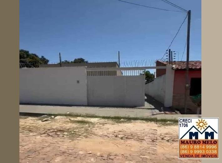 Casa à venda com 2 quartos, 420m² - Foto 2