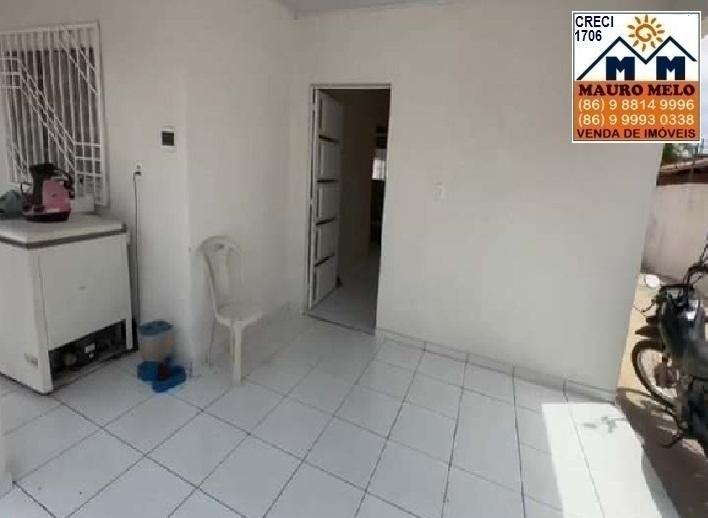 Casa à venda com 2 quartos, 420m² - Foto 4