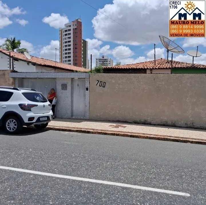 Casa à venda com 4 quartos, 159m² - Foto 2