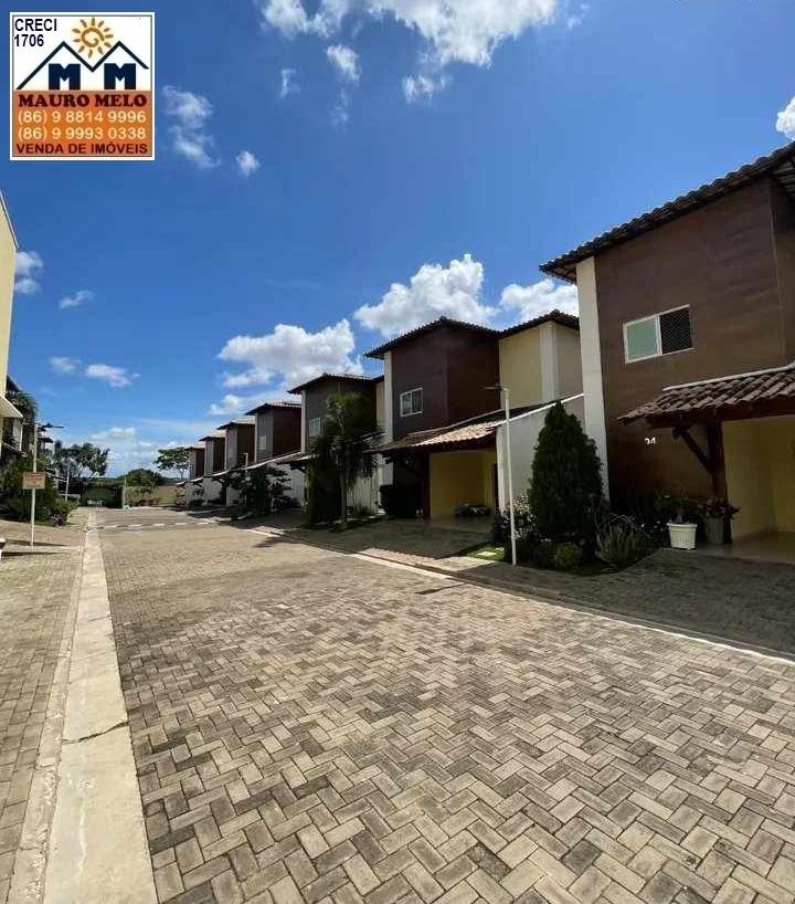 Casa de Condomínio à venda com 4 quartos, 300m² - Foto 2